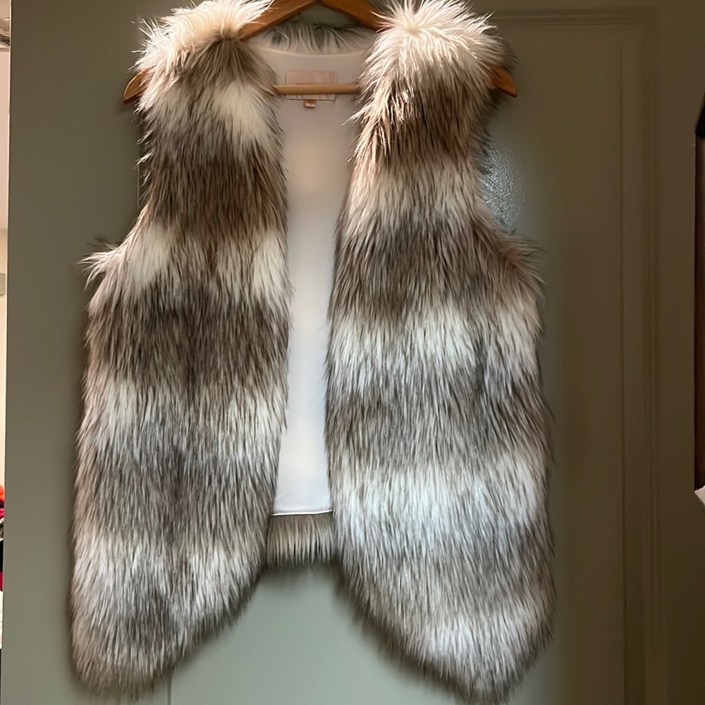 Faux fur women’s vest